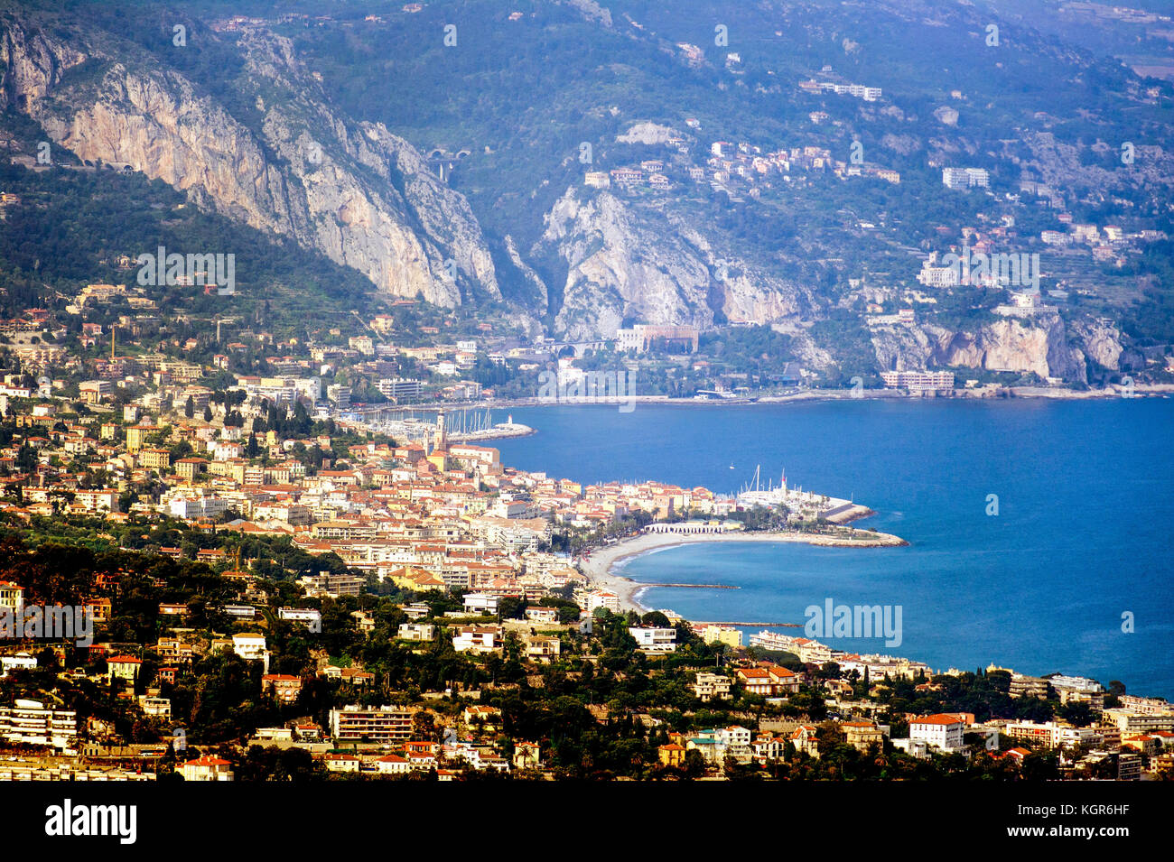 Menton - La Vieille Ville vue du Port - Carte postale ancienne et vue d