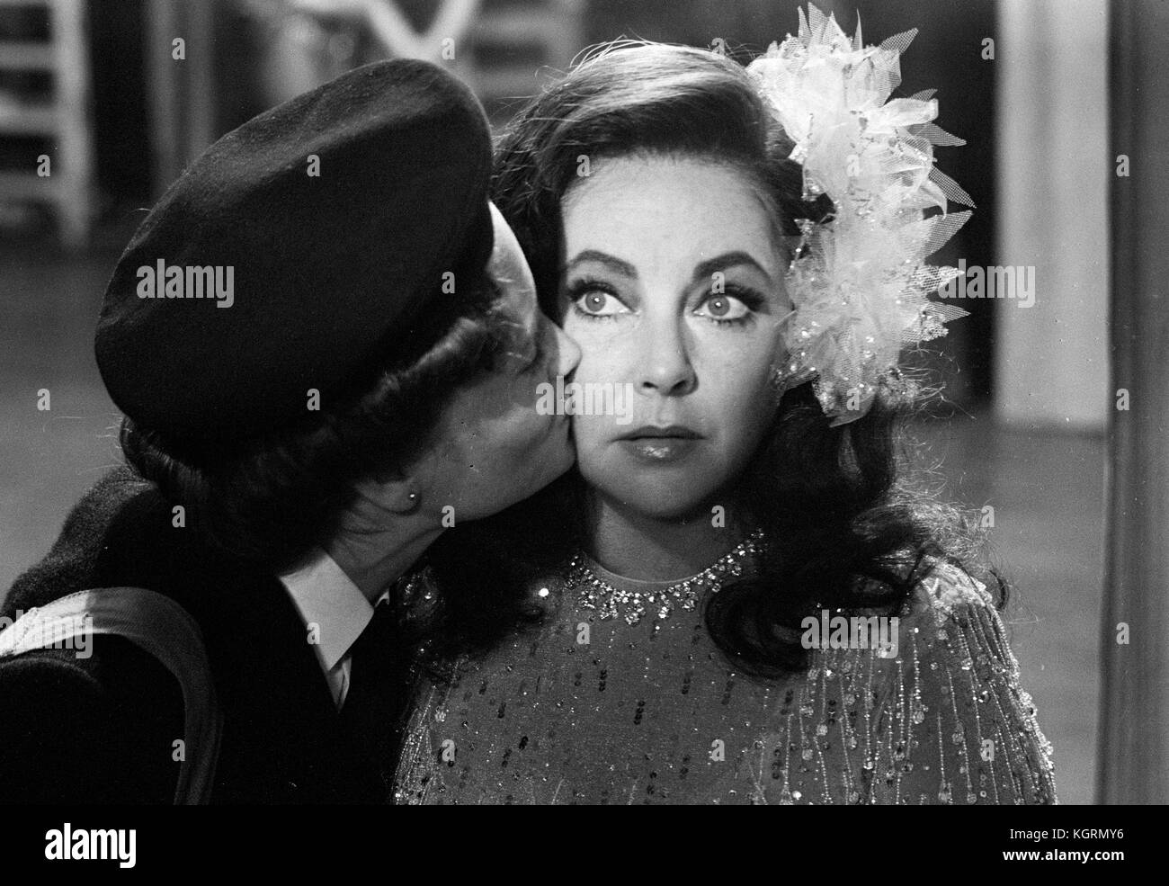 The Mirror Crack'd (1980) Date 1980 Stock Photo Alamy