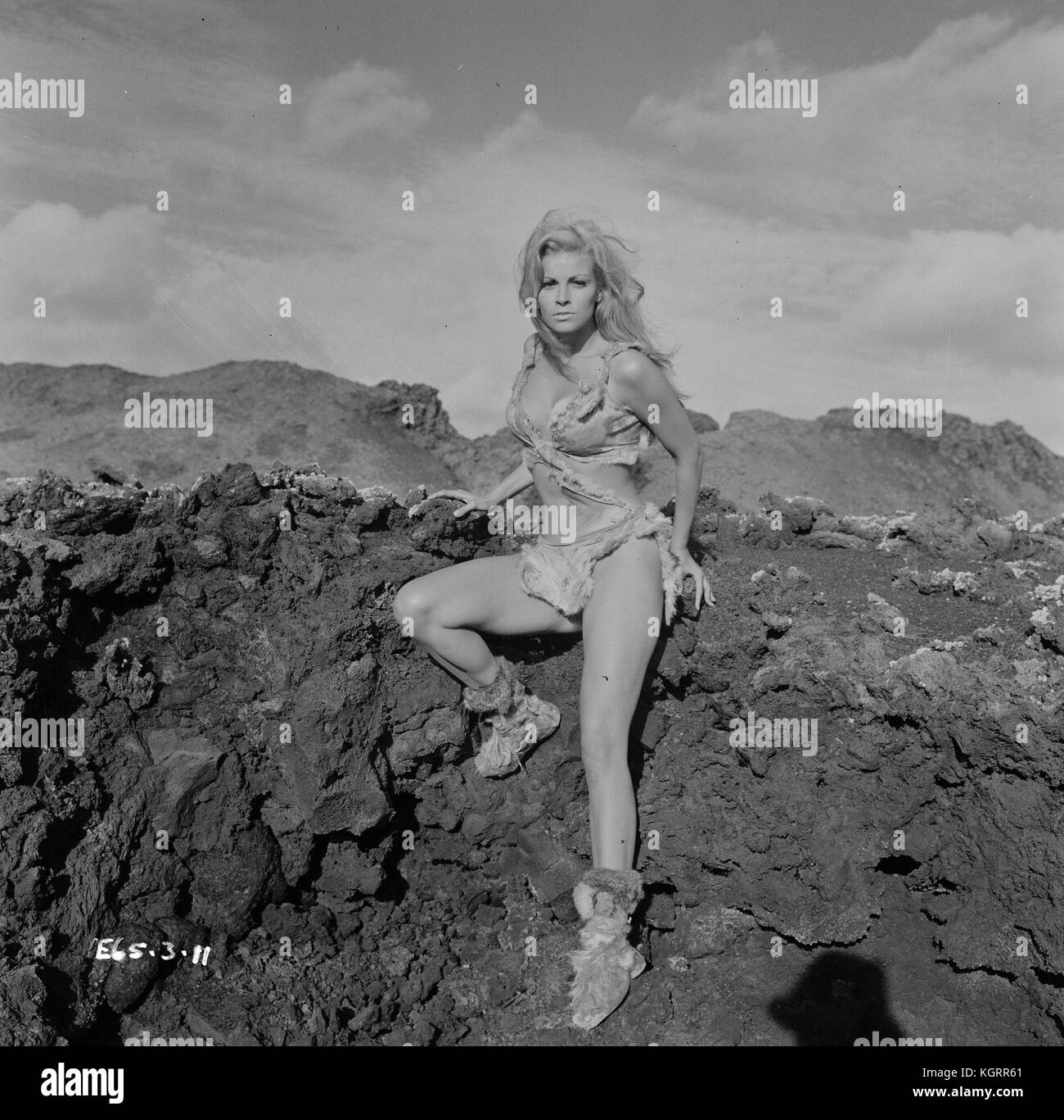 Collection 92+ Images raquel welch one million years b.c. poster Latest