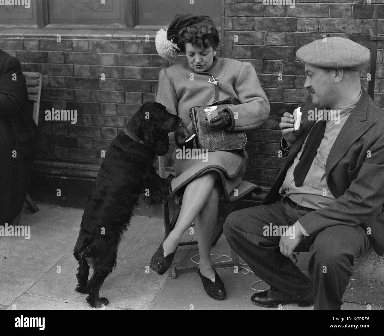 Watch Helen Vela (1946?992) video Watch Helen Vela (1946?992) video