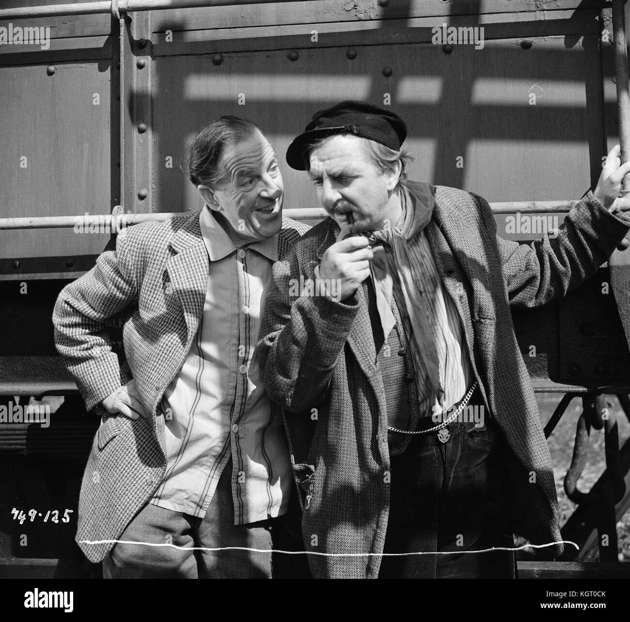The Titfield Thunderbolt (1953) , Stanley Holloway , Hugh Griffith ...
