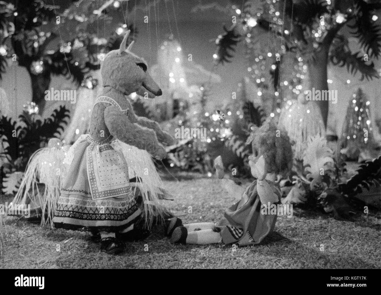 Torchy the Battery Boy (1957) TV series , Series One, Episode fourteen, Pilliwig gets a Present     Date: 1957 Stock Photo