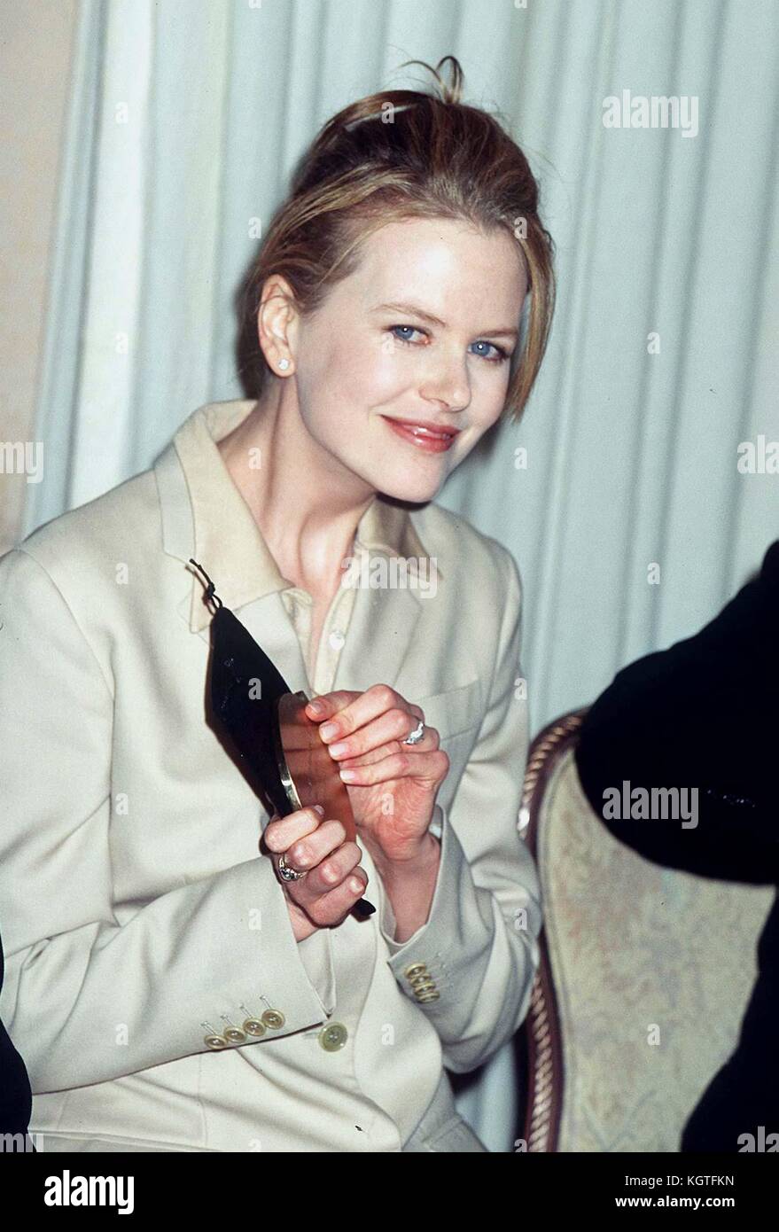 Nicole kidman 061 nicole kidman 2001 hi-res stock photography and
