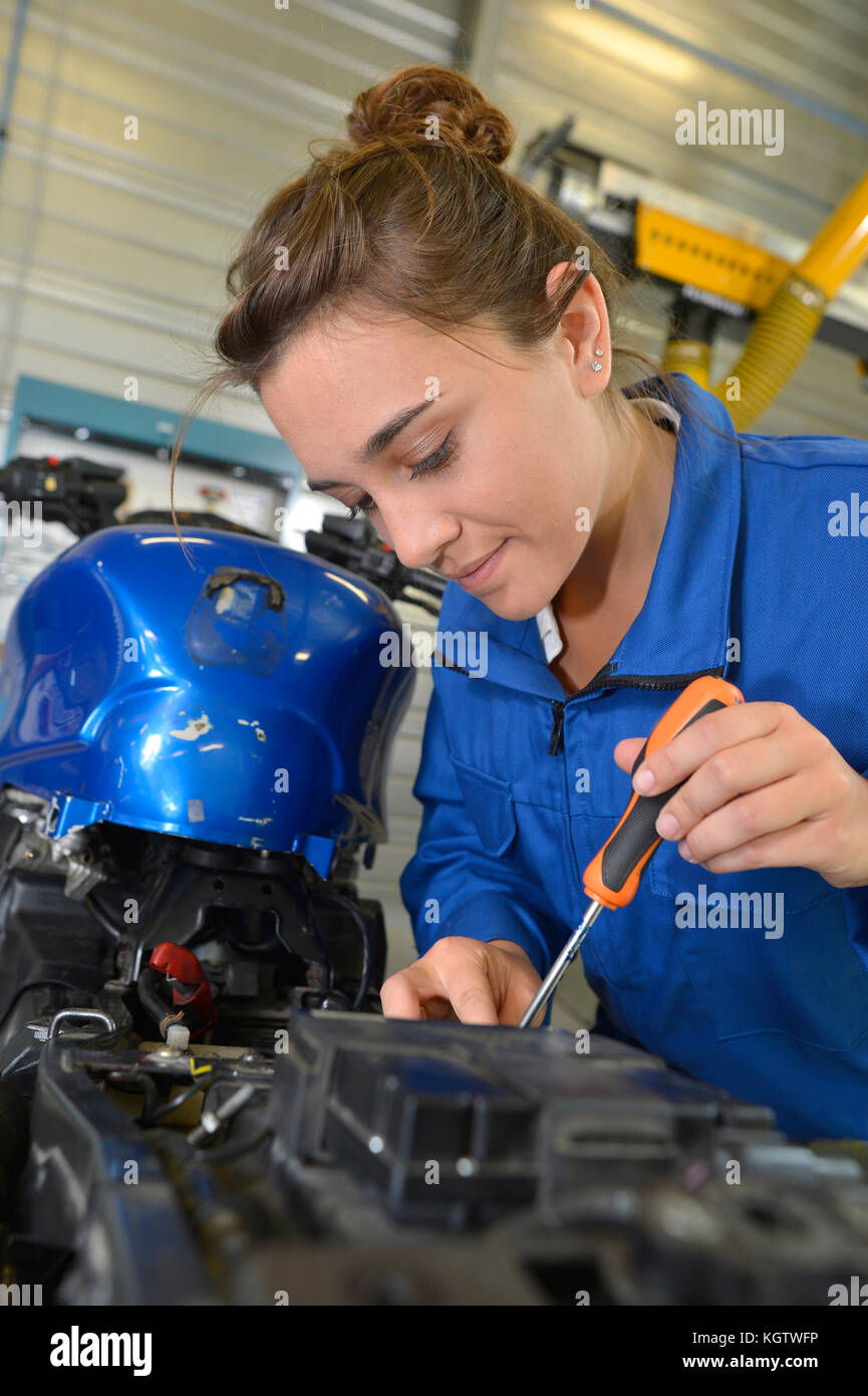 Teen Girl Mechanic High Resolution Stock Photography and Images Alamy