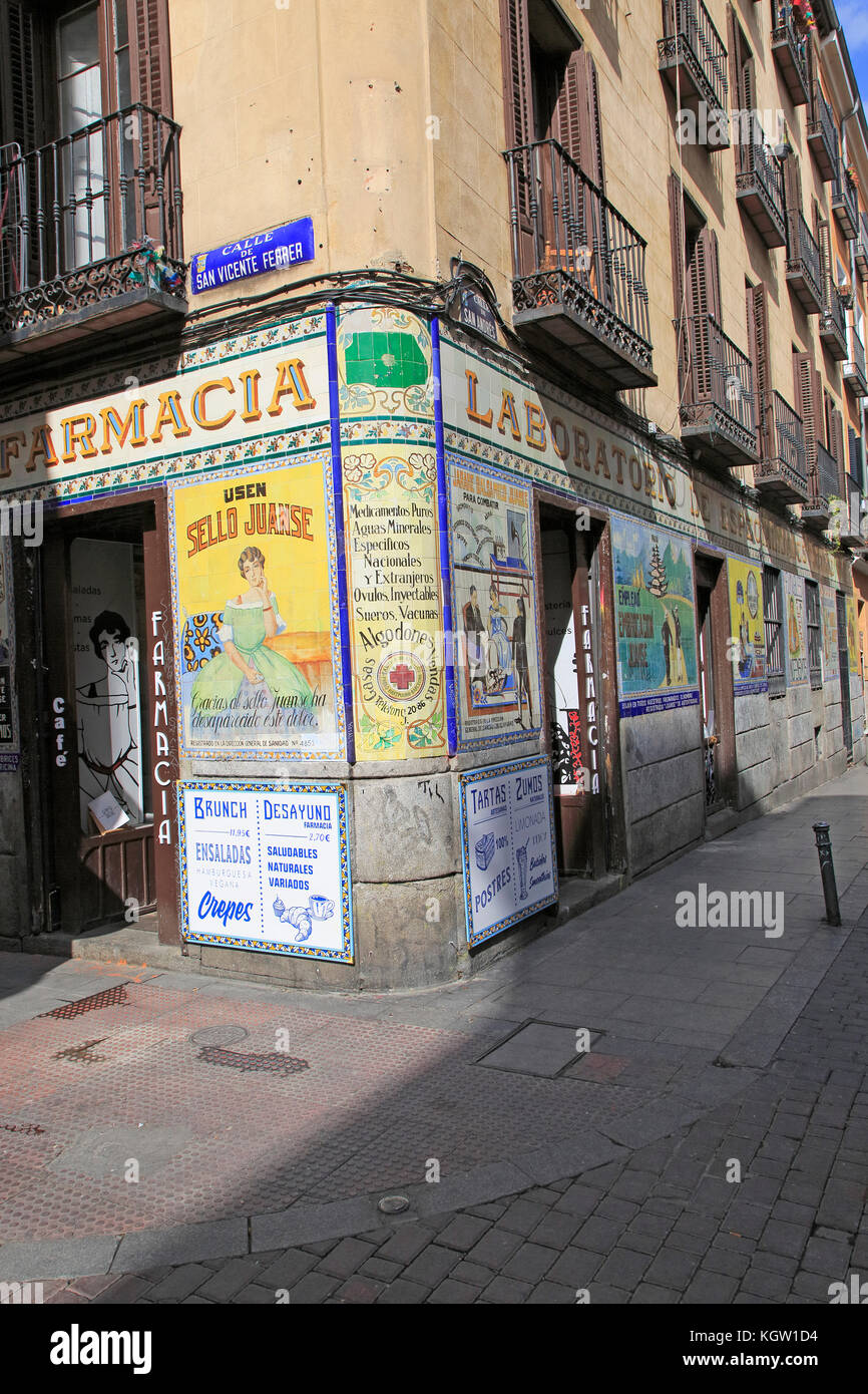 Laboratorio de Especialidades Café Farmacia, pharmacy cafe, Malasana barrio, Madrid city centre, Spain Stock Photo