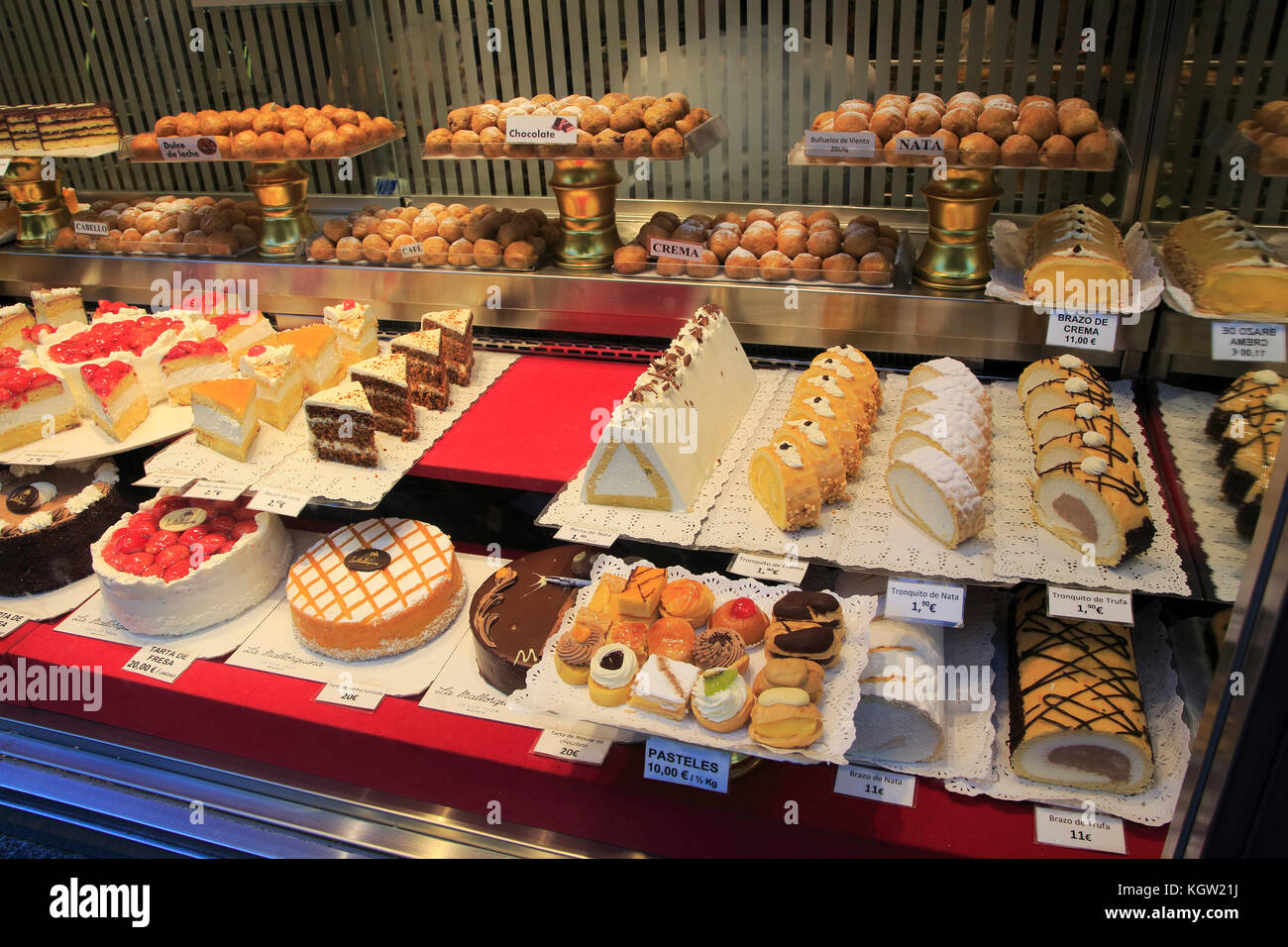 Cakes window display baker confectionery shop, La Mallorquina, Calle