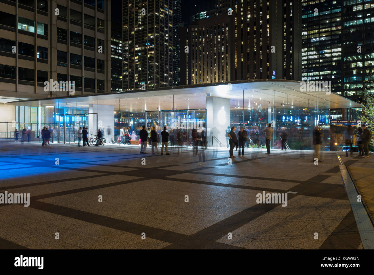 Apple Store Michigan Avenue, Chicago, IL, USA Stock Photo - Alamy