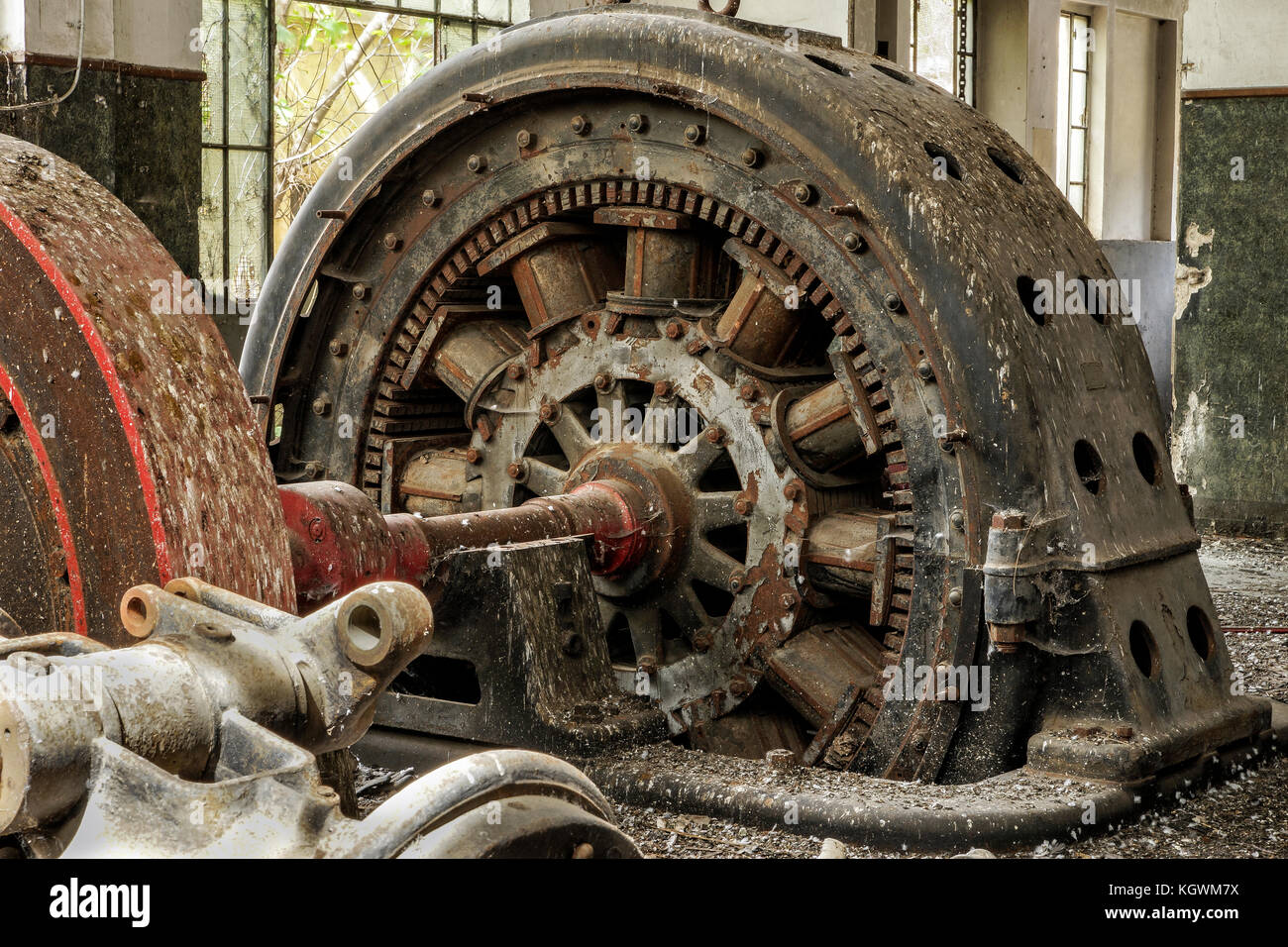 Turbine Old Hydroelectric Power Station Stock Photos & Turbine Old ...