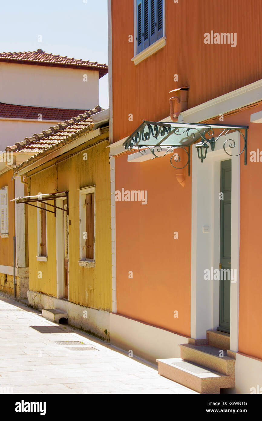 Modern traditional architecture hi-res stock photography and images - Alamy