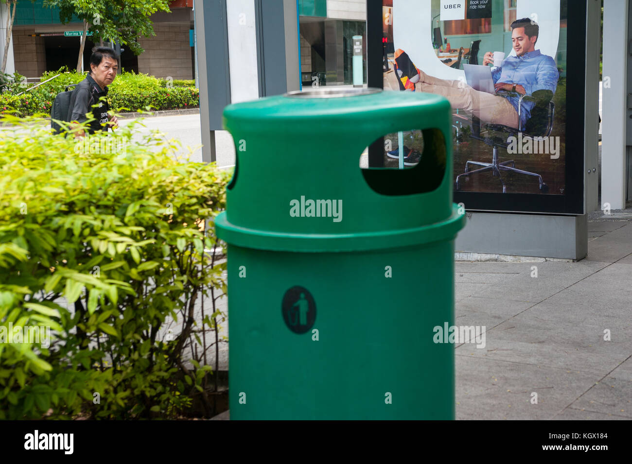 03.09.2017, Singapore, Republic of Singapore, Asia A litter bin is