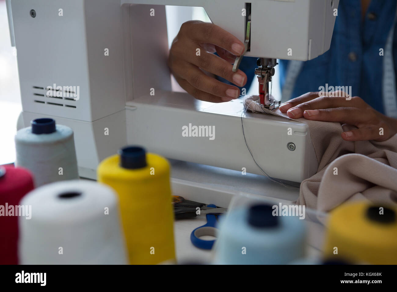 Mid section female designer hi-res stock photography and images - Alamy