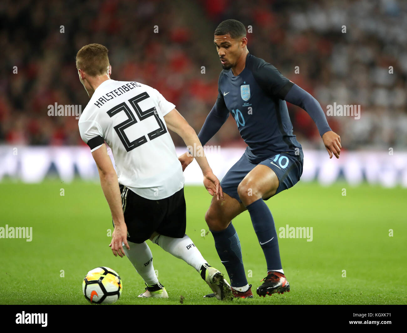 England's Ruben Loftus-Cheek (centre) during the International Friendly match at Wembley Stadium, London. PRESS ASSOCIATION Photo. Picture date: Friday November 10, 2017. See PA story SOCCER England. Photo credit should read: Nick Potts/PA Wire. Stock Photo