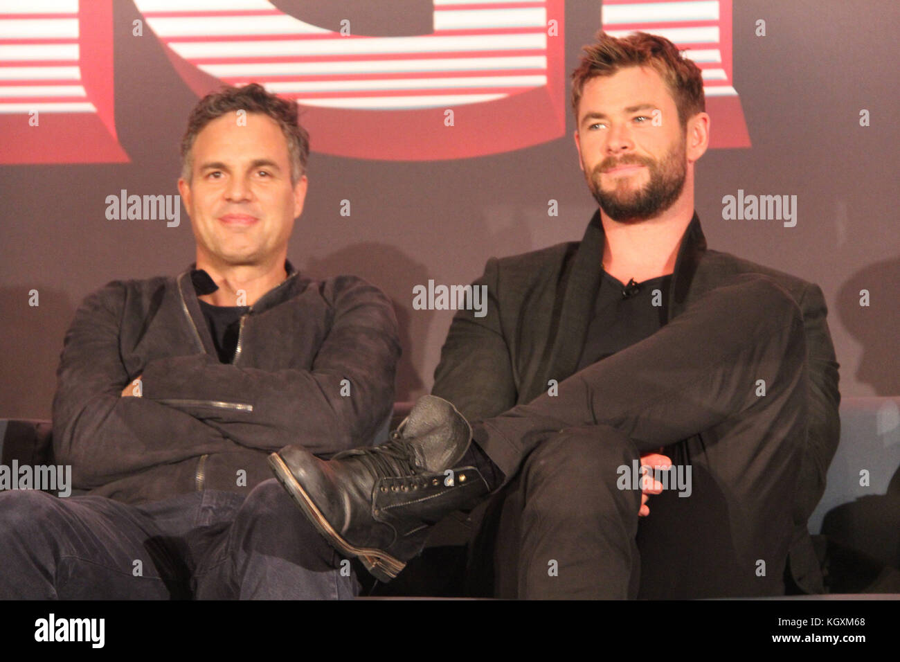 Mark Ruffalo, Chris Hemsworth 10/11/2017 "Thor: Ragnarok" Press