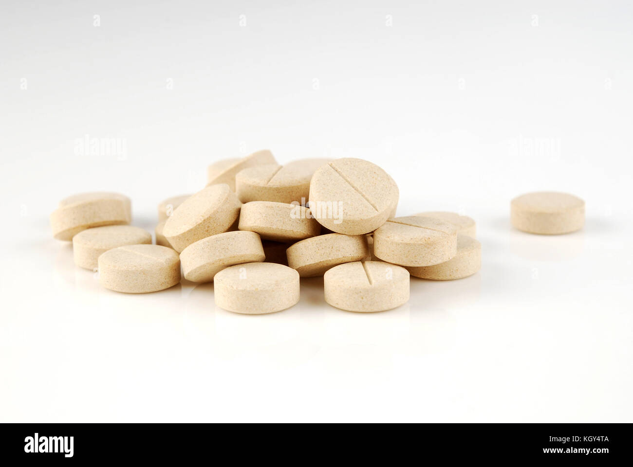 Aspirin Pill Yellow Stock Photos & Aspirin Pill Yellow Stock Images Alamy