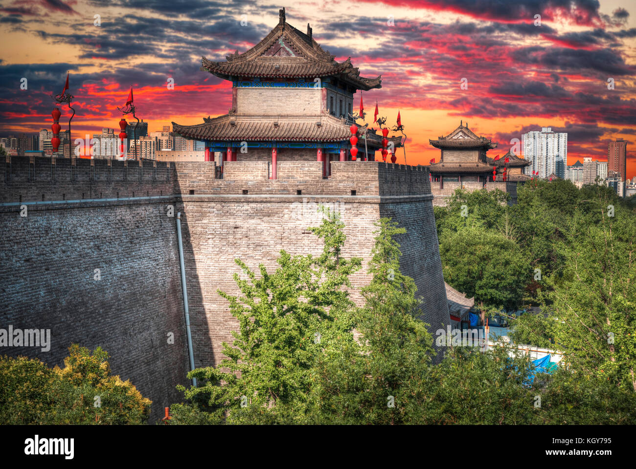 Wall around the old Chinese city of Xian Stock Photo - Alamy