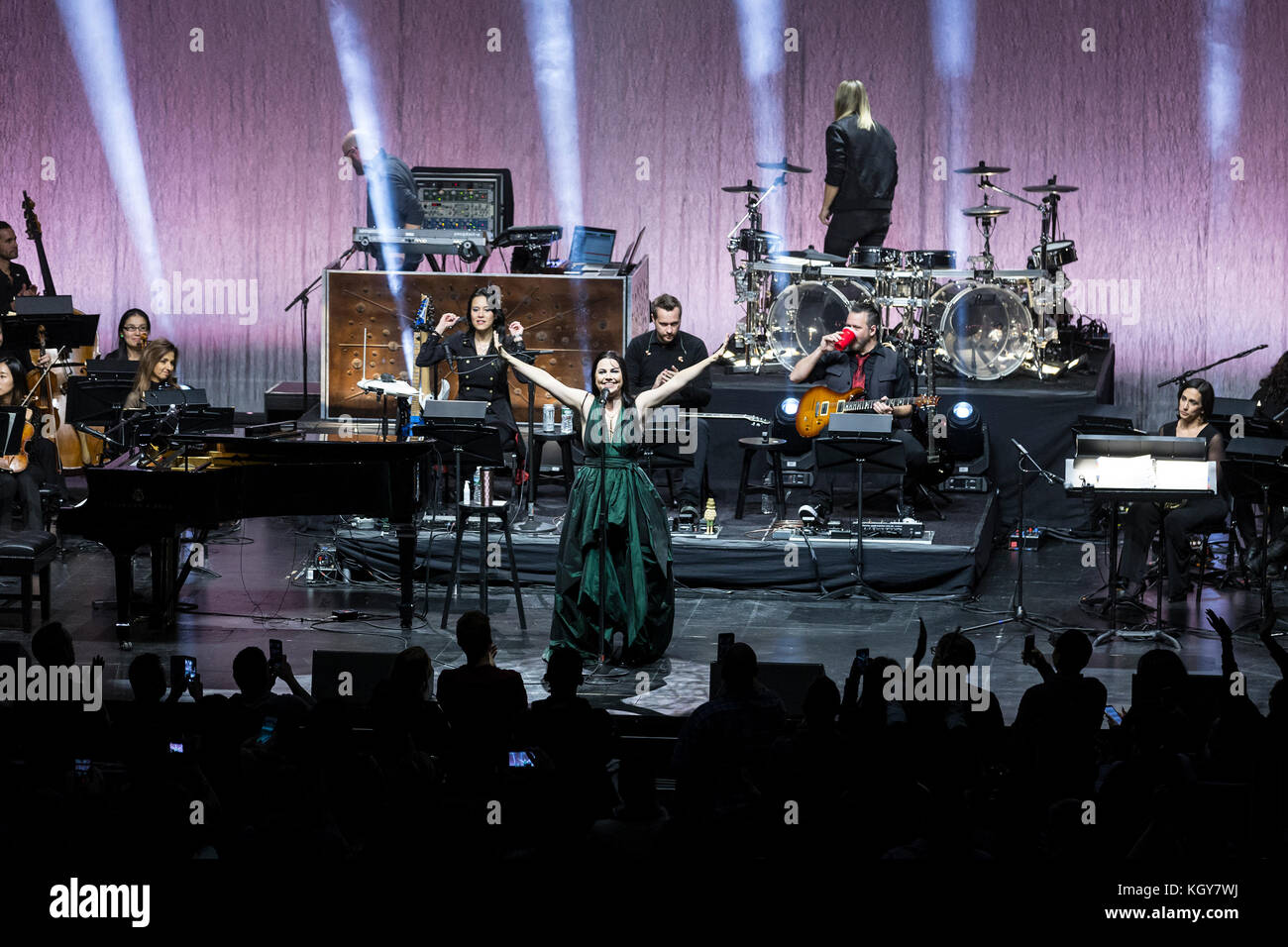 New York, United States. 10th Nov, 2017. Evanescence rock band with orchestra performs at Kings Theater of Brooklyn Credit: Lev Radin/Pacific Press/Alamy Live News Stock Photo