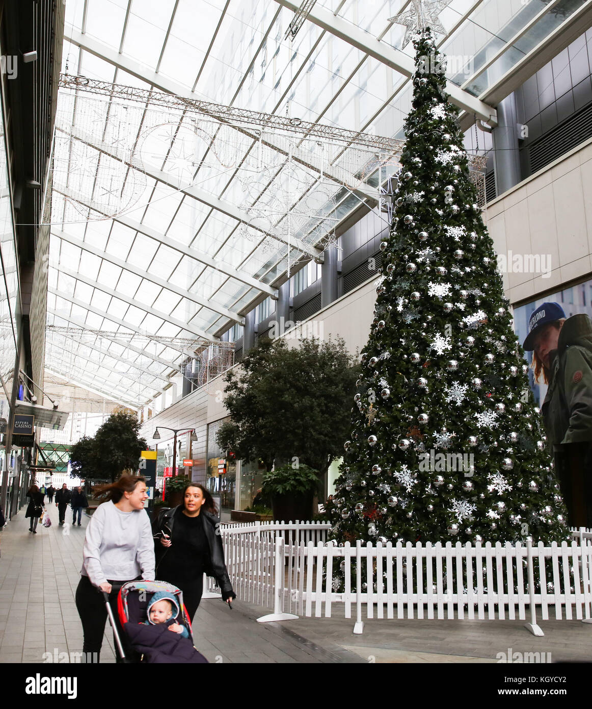 Stratford city christmas hires stock photography and images Alamy