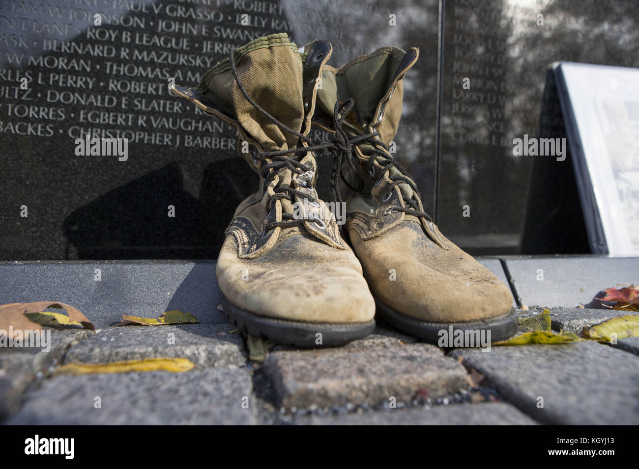Vietnam memorial washington dc boots hi-res stock photography and ...