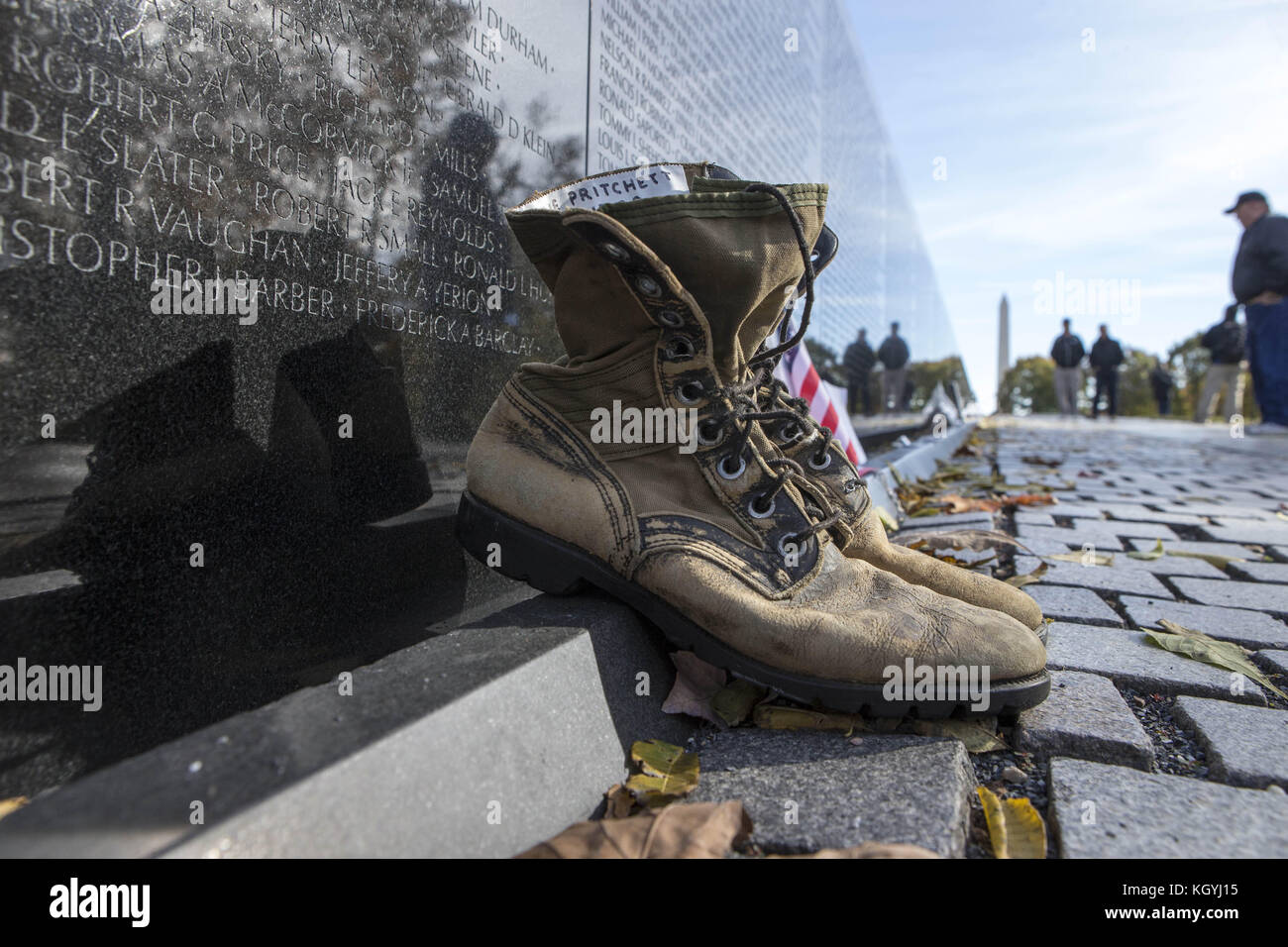 Vietnam memorial washington dc boots hi-res stock photography and ...
