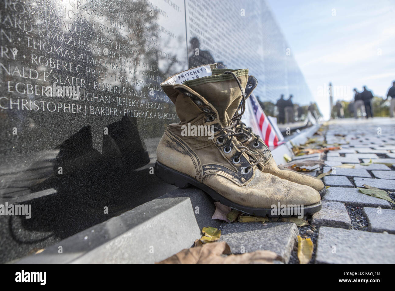 Vietnam memorial washington dc boots hi-res stock photography and ...