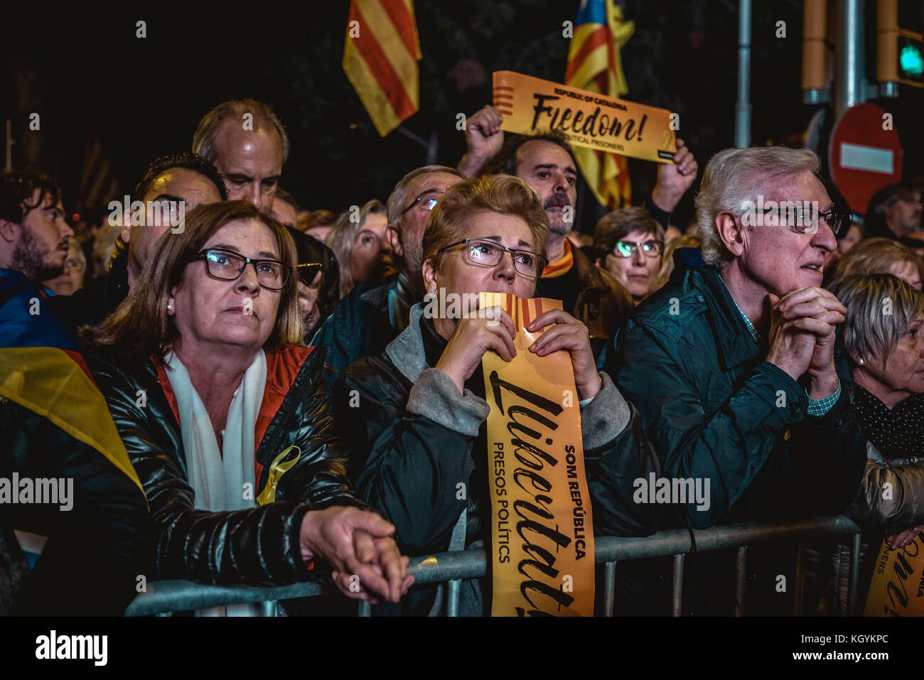 Barcelona, Spain. 11th Nov, 2017. Catalan separatists are deeply sad as relatives of the 8 jailed former Catalan government members explain their experiences during a mass protest demanding their release. Credit: Matthias Oesterle/Alamy Live News Stock Photo