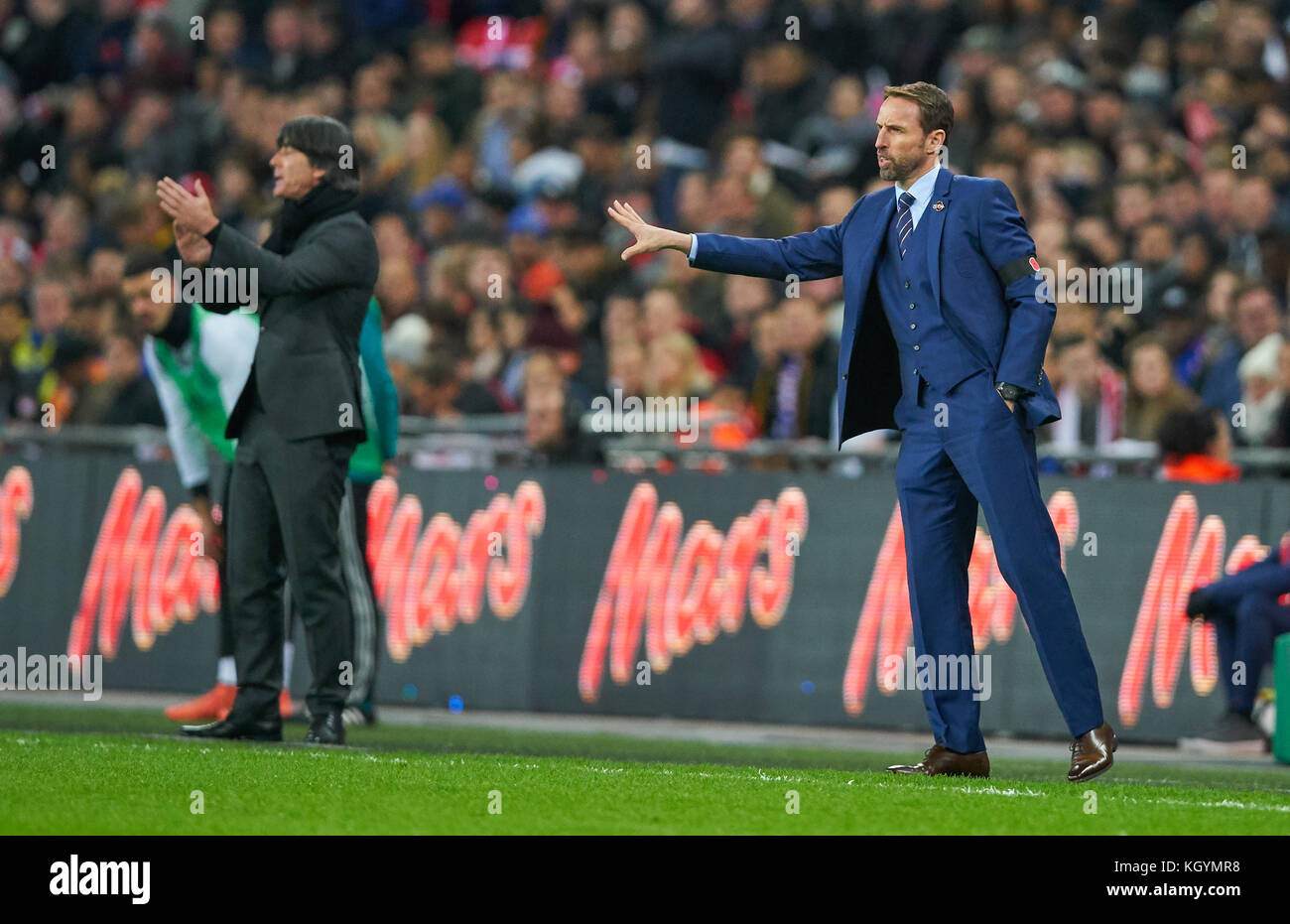 Soccer friendly match, London, November 10, 2017 Gareth Southgate,  Nationalcoach, headcoach,  England Gesticulates and giving instructions, action, single image, gesture, gesture, hand movement, pointing, interpret, mimik,  DFB Nationalcoach, headcoach,  Joachim Jogi LOEW, LÖW, ENGLAND - GERMANY  0-0 World Cup 2018 preparation match in Wembley London, United Kingdom, November 10, 2017,  Season 2017/2018 © Peter Schatz / Alamy Live News Stock Photo