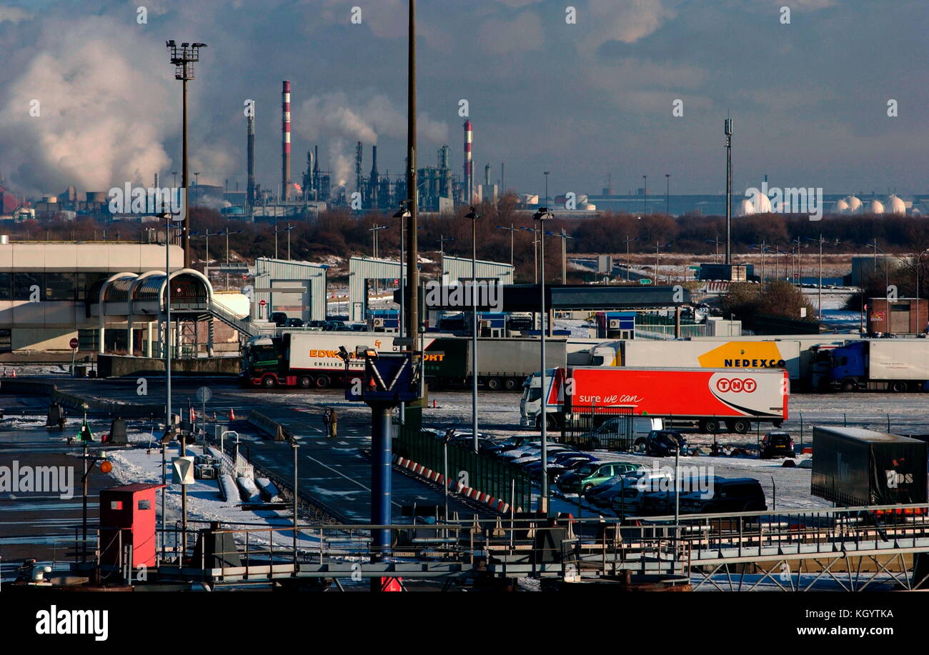 AJAXNETPHOTO. 22ND DEC, 2009. DUNKERQUE, FRANCE - FERRY PORT - Truck assembly and ferry loading area. Photo:Jonathan Eastland/Ajax ref:D1X92212 3109 Stock Photo