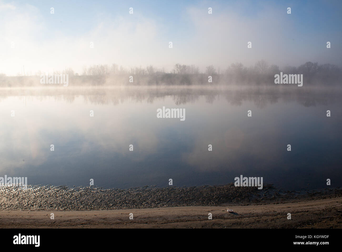 Morning on the river early morning fog Stock Photo - Alamy