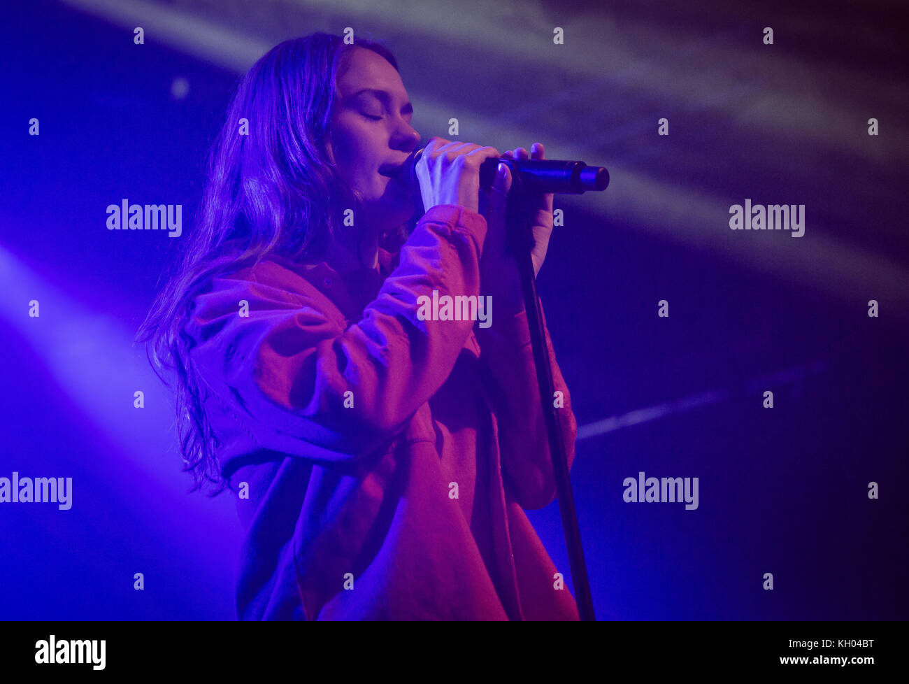 Norway, Oslo - November 9, 2017. The Norwegian singer, songwriter and dream pop musician Anna of the North performs a live concert at Parkteatret in Oslo. (Photo credit: Gonzales Photo - Tord Litleskare). Stock Photo