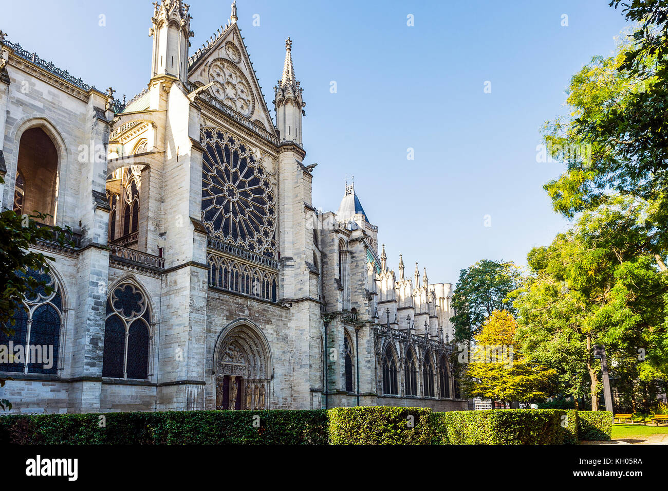 DENIS、EGLISE DE PLOUARET、海外版超希少レゾネより France, Seine Saint Denis, Saint Denis, the cathedral