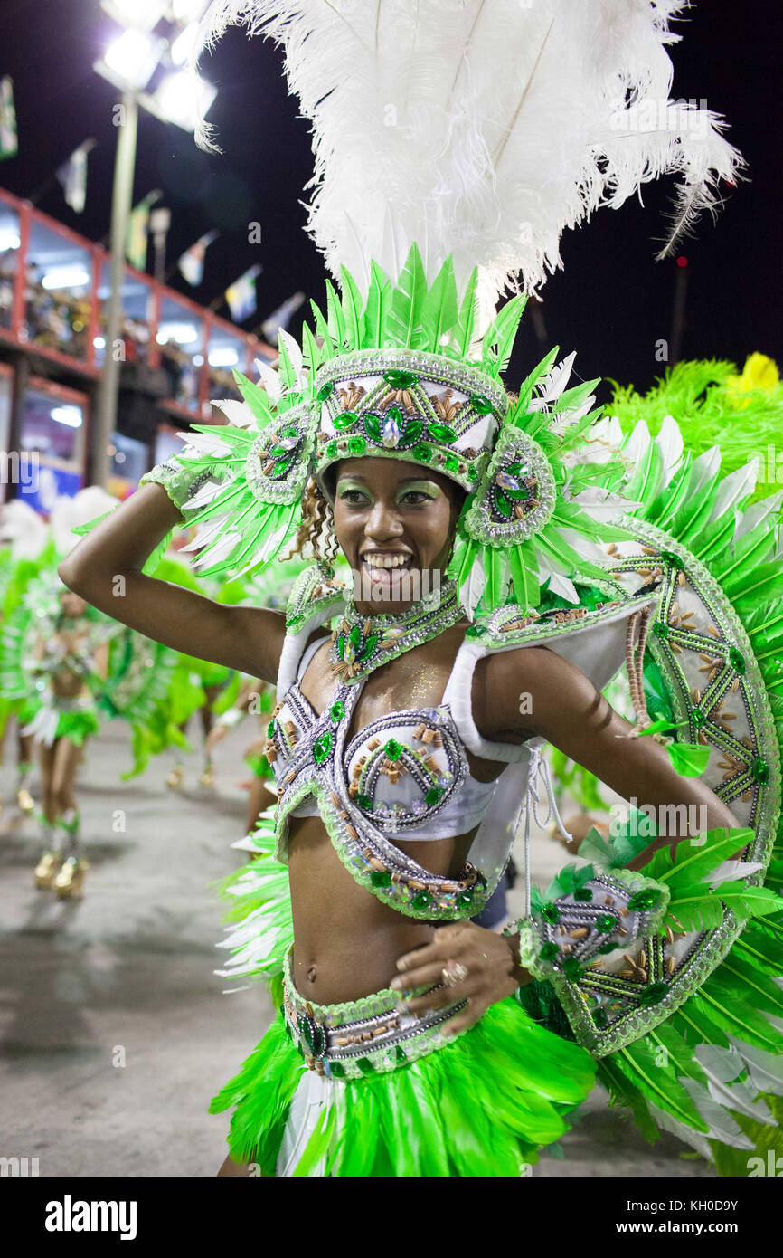 Samba dancer from brazil hi-res stock photography and images - Alamy