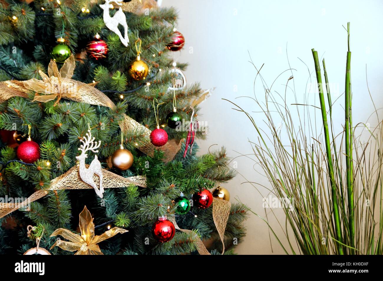 Christmas Decor Bamboo Classic Tree Hanging (Set of 6 - Assorted Colors)