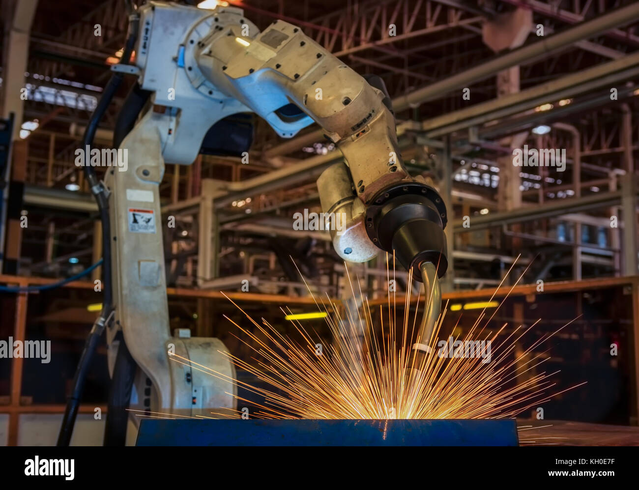 Robot welding car hires stock photography and images Alamy