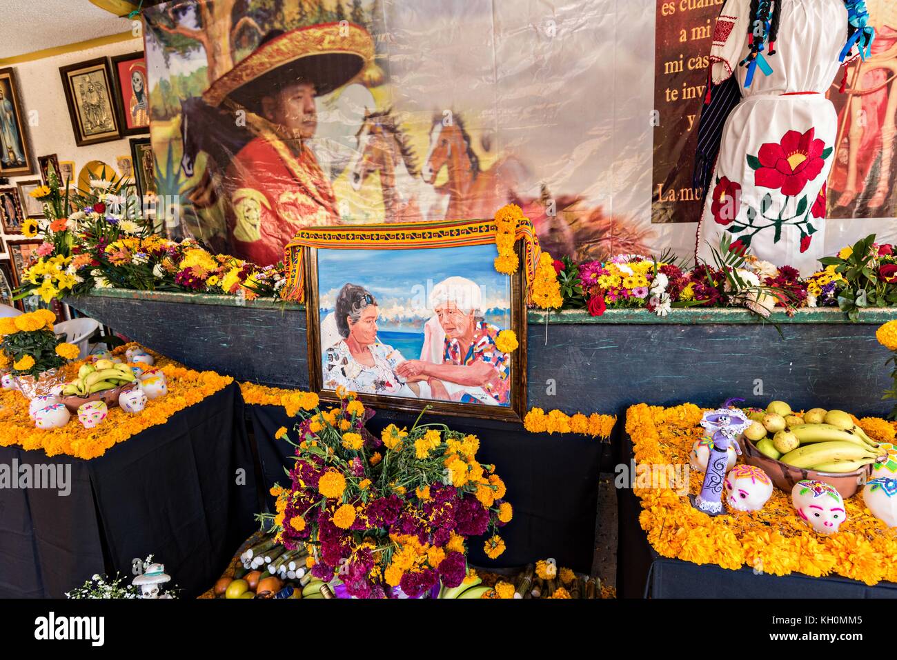A shrine and offerings inside the La Casa De La Santa Muerte or House of  the Saint of the Dead November 1, 2017 in Santa Ana Chapitiro, Michoacan,  Mexico Stock Photo - Alamy
