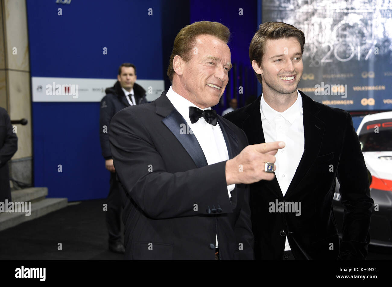 Berlin, Germany. 9th Nov, 2017. Arnold Schwarzenegger and his son(00)