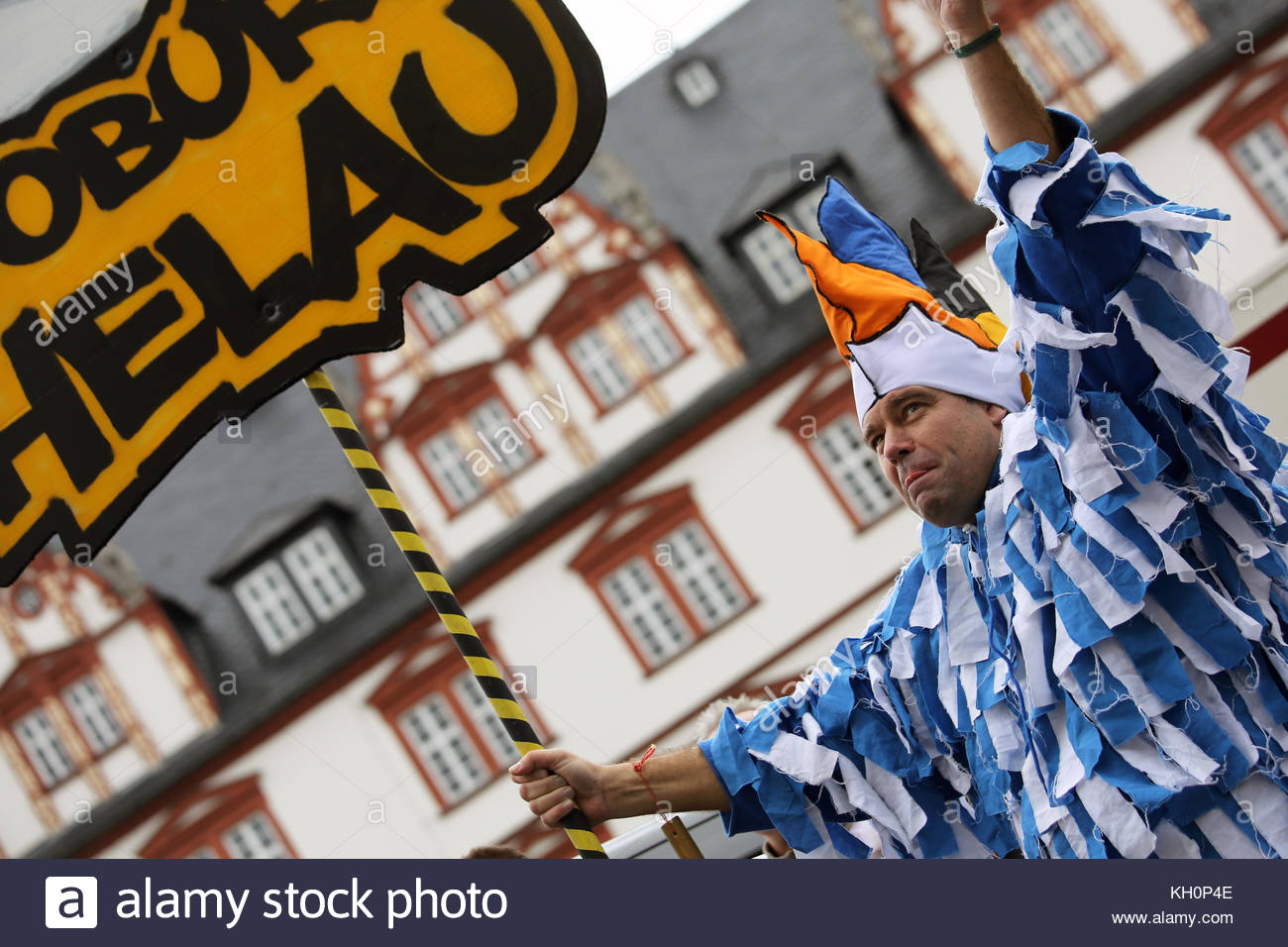 Coburg, Germany. 11th Nov, 2017. The jester at the opening ceremony of the Carnival season in Coburg, Germany strikes a pose for the cameras. The eleventh hour of the eleventh day of the eleventh month is the official opening time of Carnival in Germany, an age old custom that reaches its climax in February. Credit: reallifephotos/Alamy Live News Stock Photo
