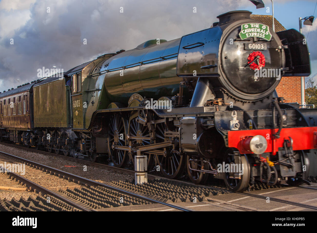 Spooner Row Station, UK. 11th Nov, 2017. THE FLYING SCOTSMAN on route from Norwich to Ely passing through Spooner Row station crossing Credit: kevin snelling/Alamy Live News Stock Photo