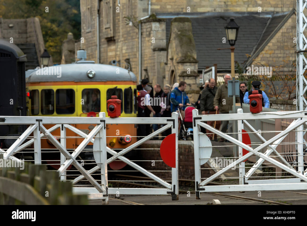 Wansford, UK. 11th Nov, 2017. Swedish Railcar special service running from Wansford to Peterborough attracted visitors from across UK, France and Germany. Nane valley first run classic railway service in1971, today's service run from Wansford Station 1845 grade two listed building. The railway is run by volunteers. Credit: Clifford Norton/Alamy Live News Stock Photo