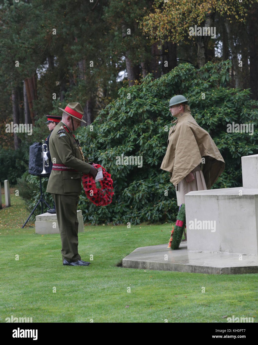 Brigadier Ewan Williams of the New Zealand Army lays a wreath at the Canadian Service of Remembrance at Brookwood CWGC Cemetery in Surrey on behalf of the Government and People of New Zealand Stock Photo