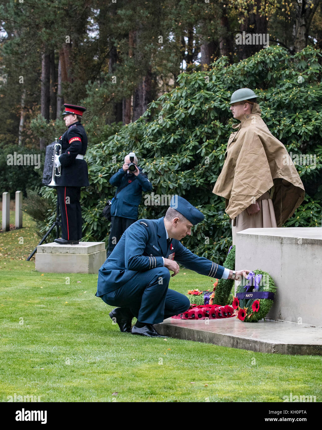 Lt-Col Ronnie Fleischhacker lays a wreath on behalf of NATO at the Canadian Service of Remembrance at Brookwood CWGC Cemetery in Surrey on Armistice Day Stock Photo