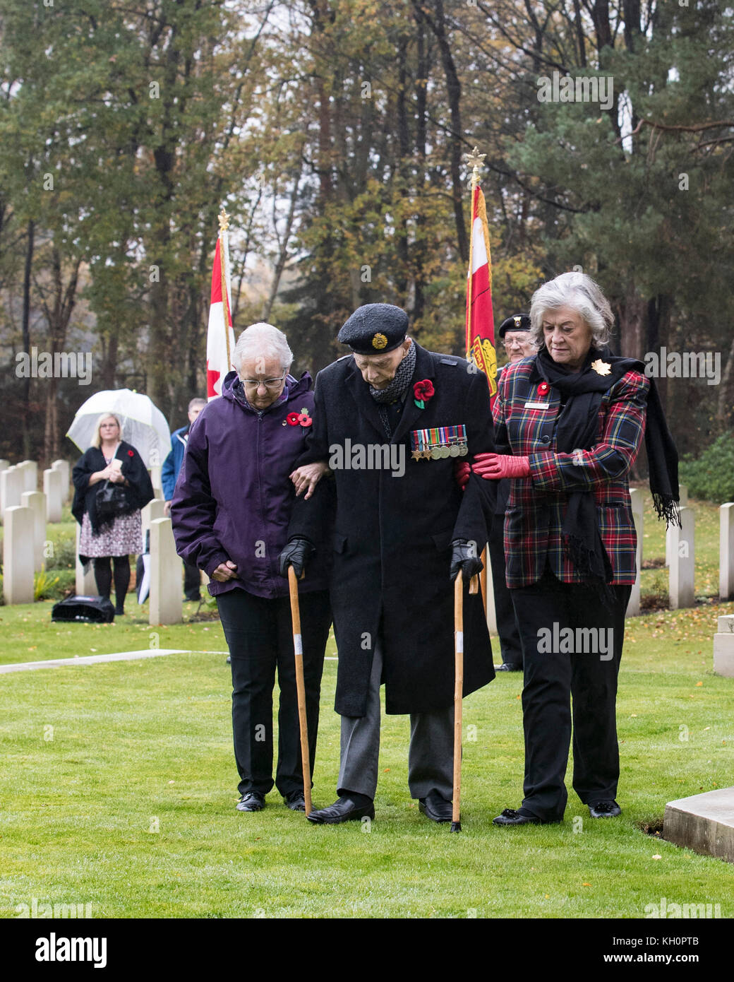 Al Cunningham of the Canadian Veterans' Association, UK returns from layng a wreath at the Canadian Service of Remembrance at the Canadian section of the CWGC Cemetery in Brookwood, UK Stock Photo