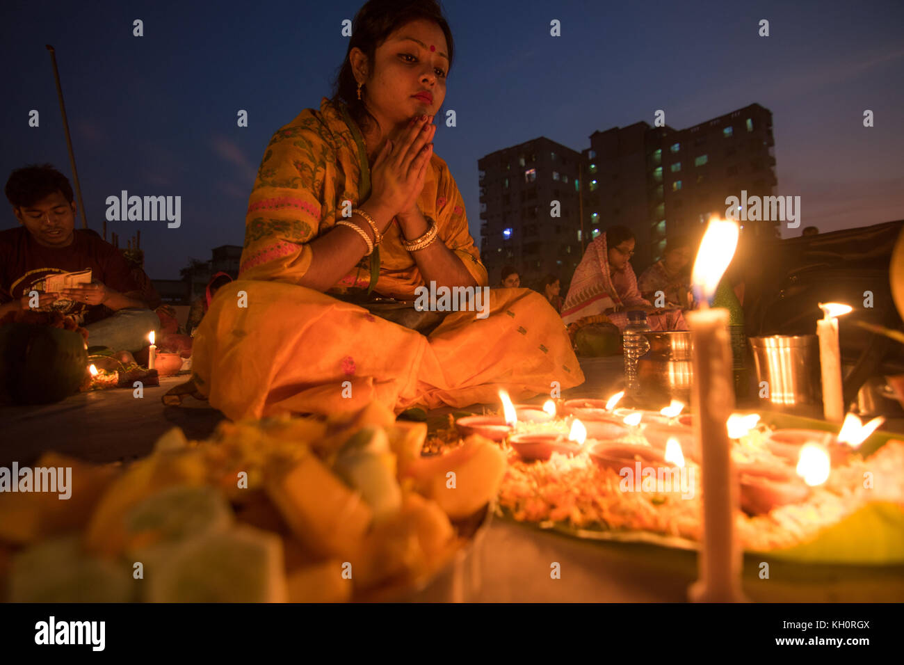 Dhaka, Bangladesh. 12th November 2017. Devotees attend prayer with