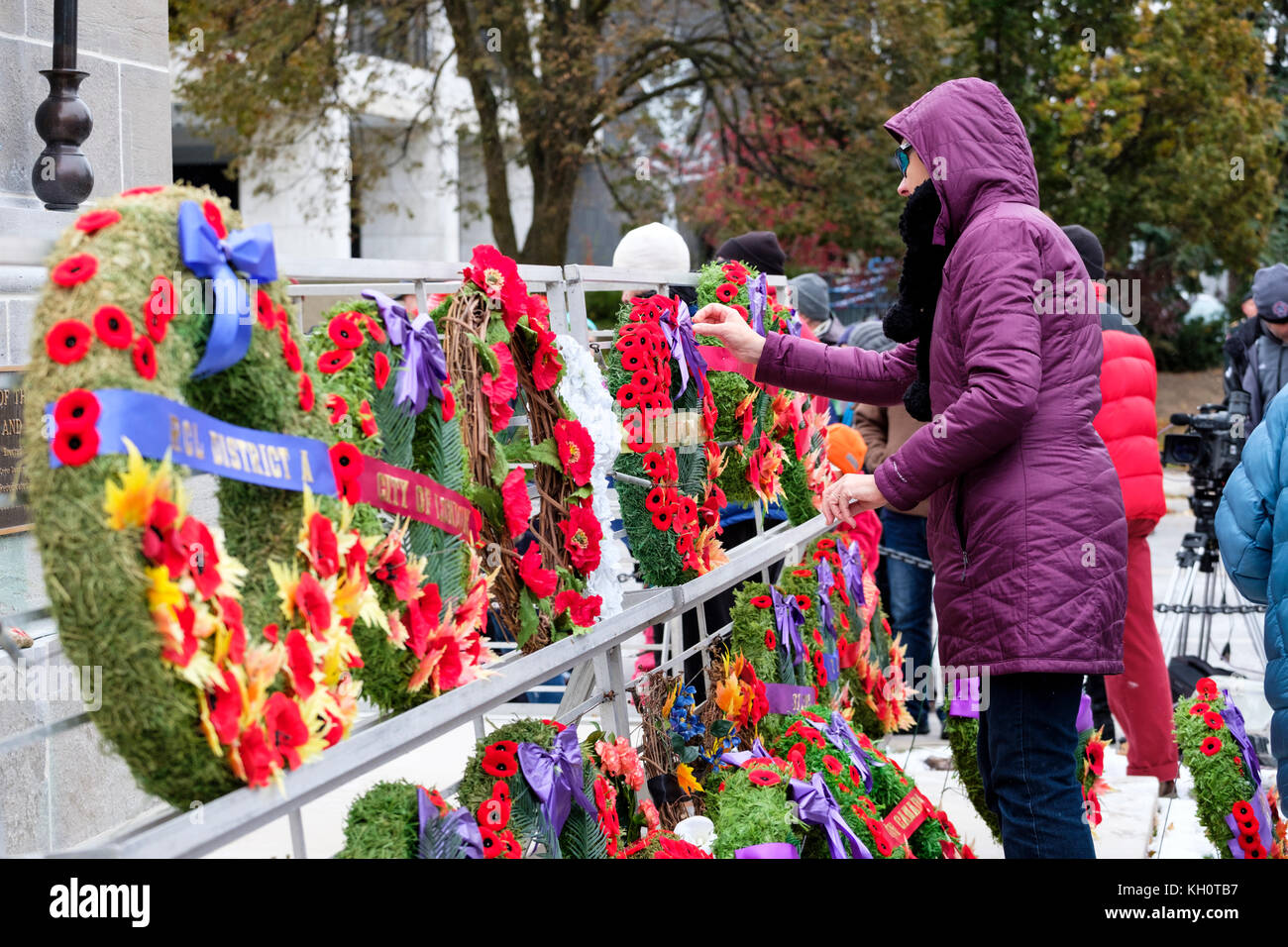 London, Ontario, Canada, 11th November 2017. Thousands of Londoners gathered at the restored cenotaph in downtown Victoria Park to mark Remembrance Day ceremonies, honouring military men and women. The event was marked by a parade and the presence of many veterans that fought in previous wars. The city’s cenotaph was rededicated in September after a $475,000 restoration. Credit: Rubens Alarcon/Alamy Live News Stock Photo