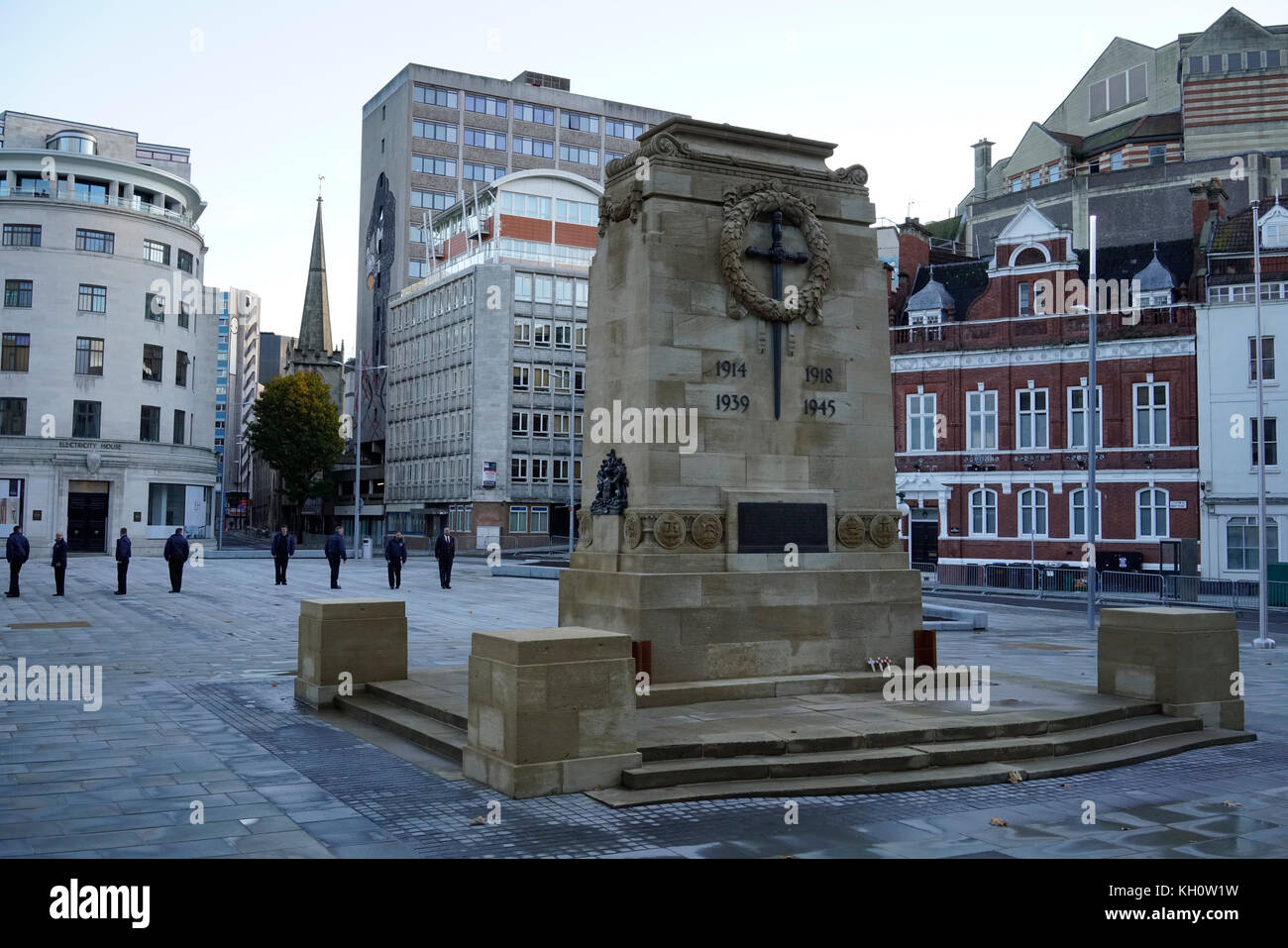 Bristol, United Kingdom, 12 November 2017.  Early morning preparations on a bright and brisk day at the newly refurbished Cenotaph in Bristol, ahead of the Remembrance Day service.  Credit: mfimage/Alamy Live News Stock Photo