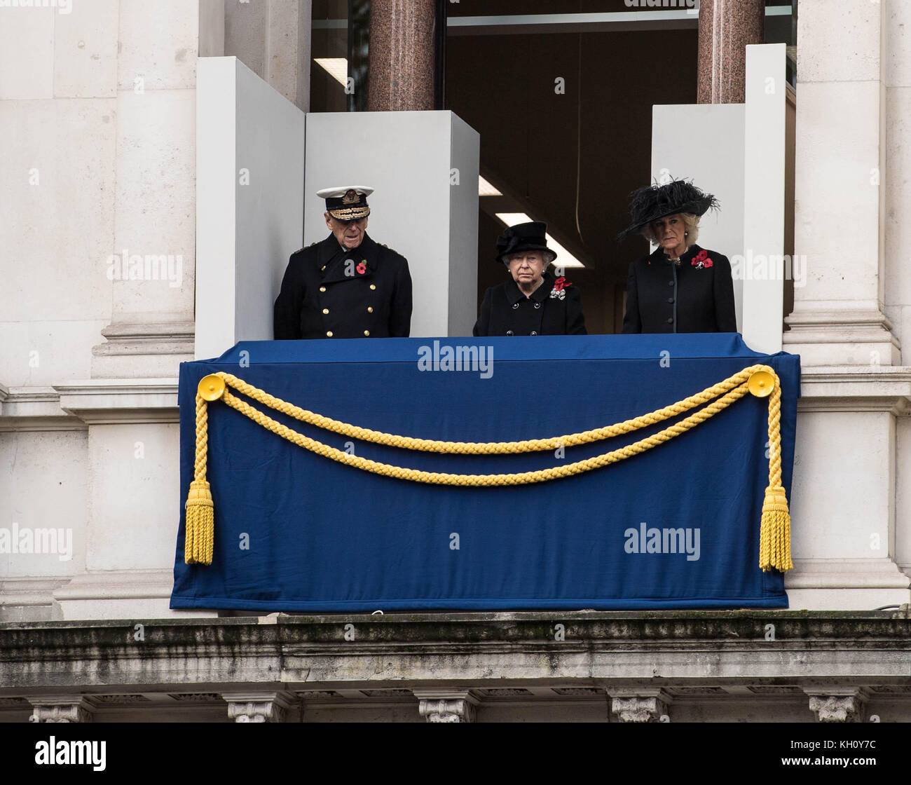 London, 12th November 2017 HM The Queen at tThe national  Service of Remembrance at the Cenotaph, Whitehall, London. Stock Photo