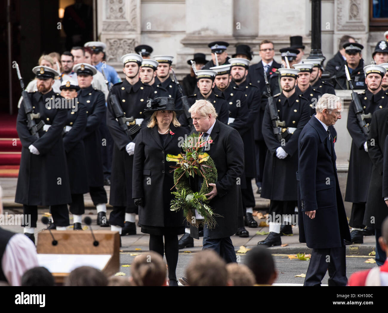 London, 12th November 2017 Boris Johnson, Foreign Secretry presents the Commenwealth wrieth at The national  Service of Remembrance at the Cenotaph, Whitehall, London. Credit: Ian Davidson/Alamy Live News Stock Photo
