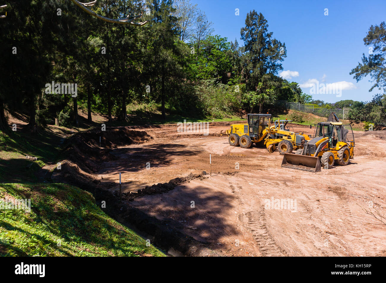 Industrial earthworks grader bucket scoop compressor machines on