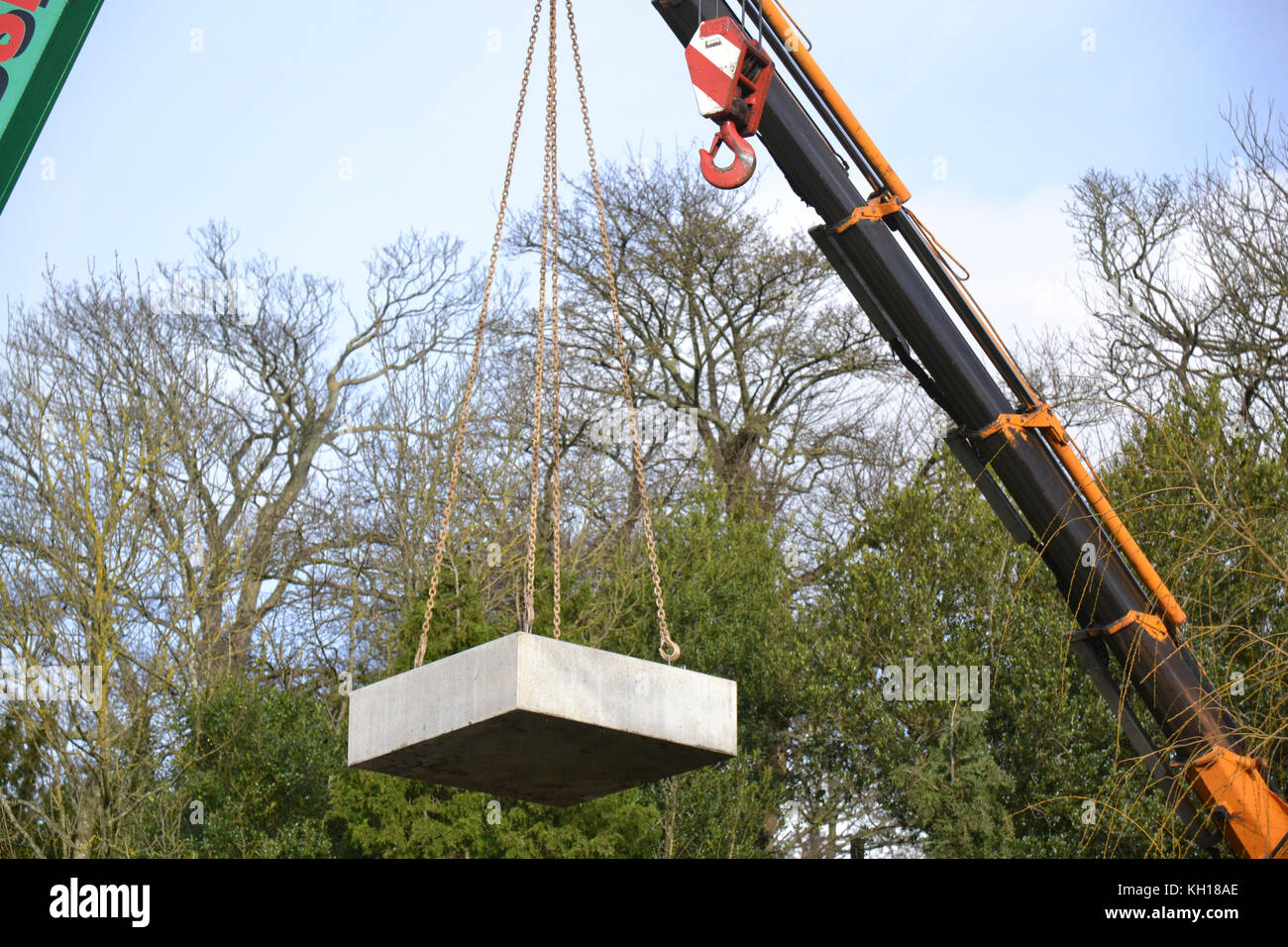 Crane Lifting Block High Resolution Stock Photography And Images Alamy