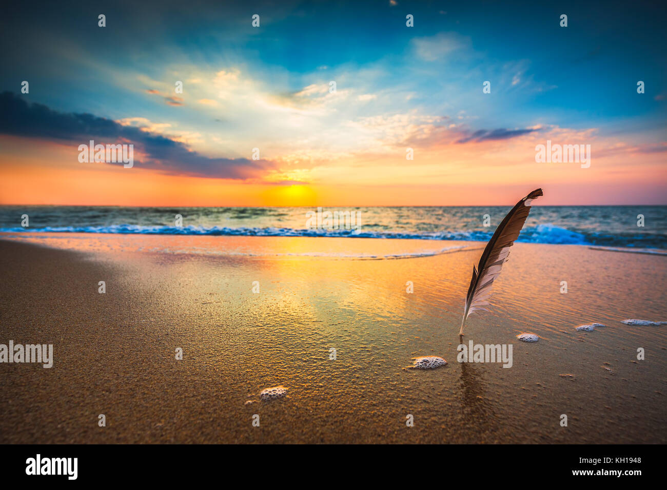 перо солнце. перо на воде. пером море. пером море. перо в море.