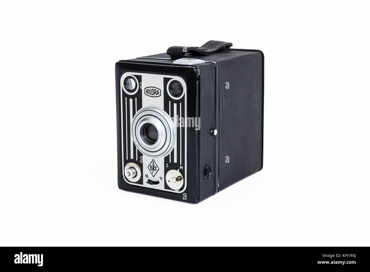 Bilora Blitz 120 roll film box camera, manufactured by Kurbi & Niggeloh,  Germany, 1950s, isolated against a white background Stock Photo - Alamy